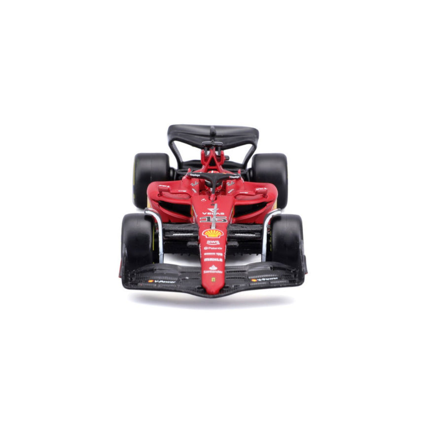 Modellino Ferrari F1, con casco, F1-75, bburago, 1:43, Carlos Sainz