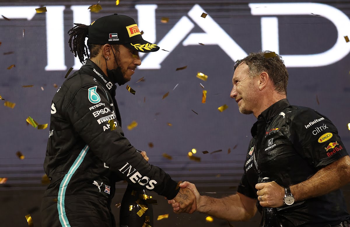 Horner: “Hamilton sta bene in rosso, e questo fa bene anche alla F1!”