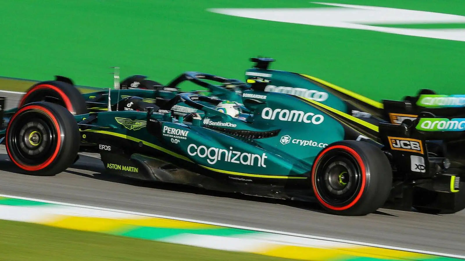 Aston Martin punta al podio: la svolta che nessuno si aspettava!