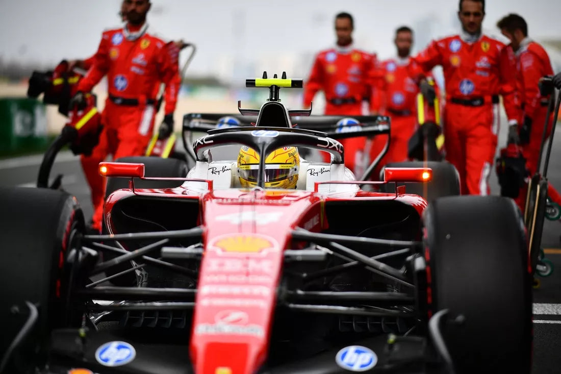 Vettel guida la Ferrari F2002 di Schumacher a Monza