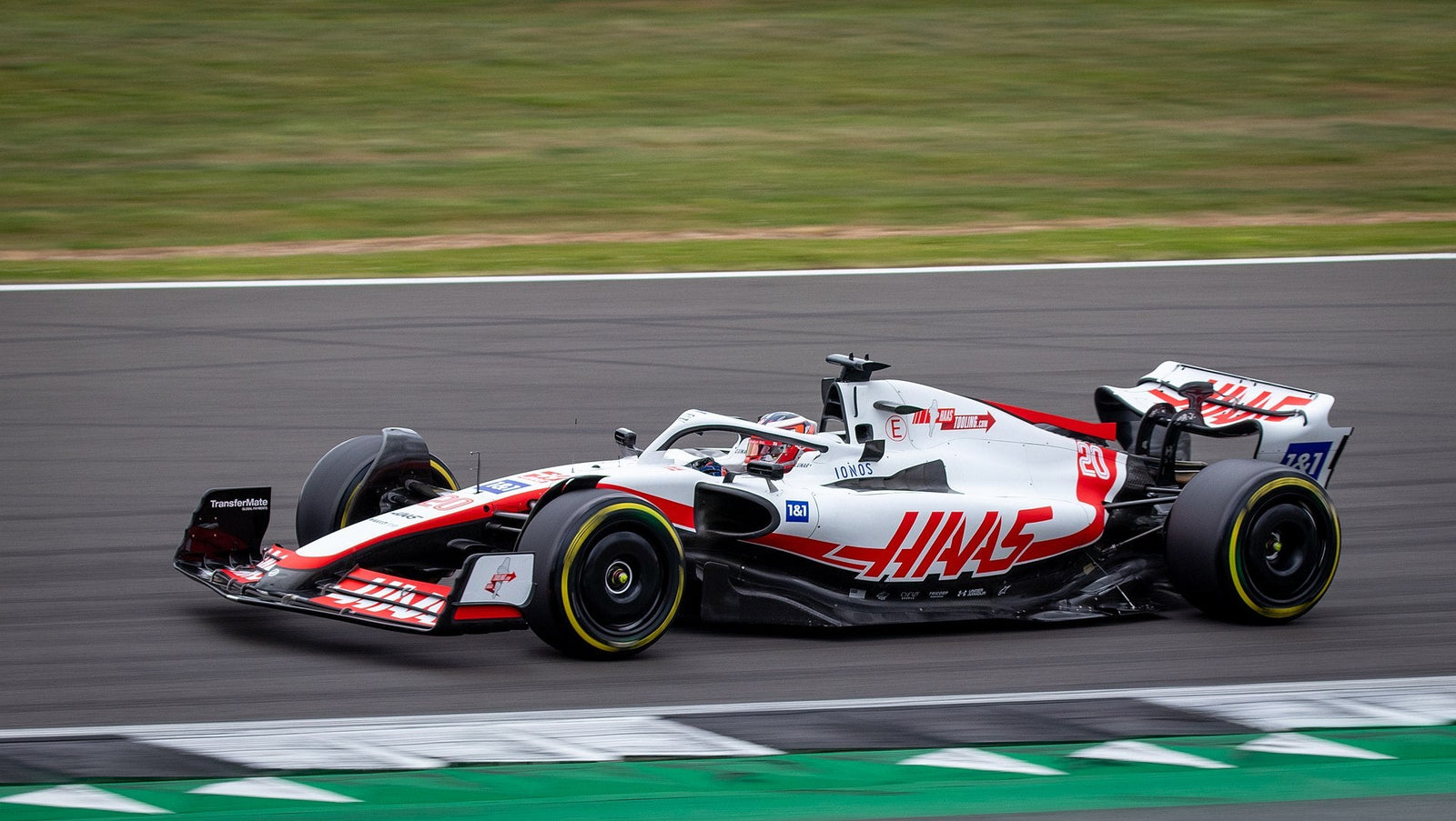 Romain Grosjean in lacrime: il suo ritorno in F1 commuove tutti!