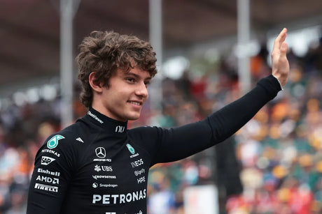 Antonelli guida la classifica piloti metà stagione