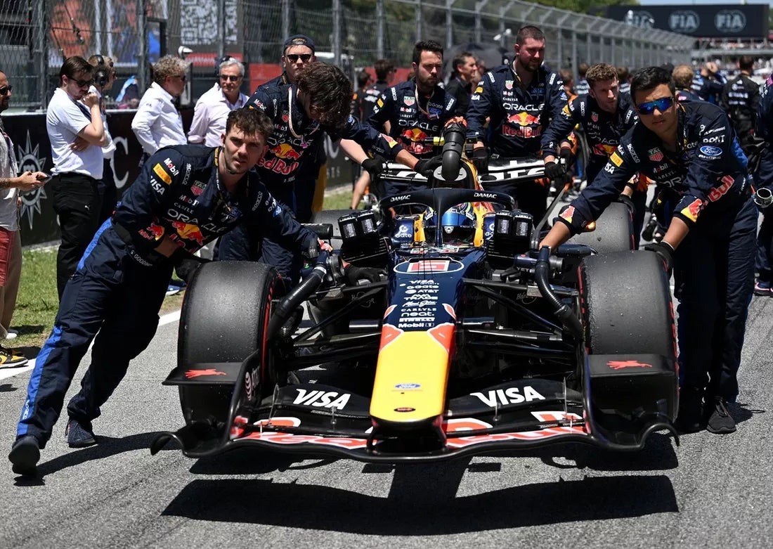Tom McCullough lascia Aston Martin per Red Bull nel 2027