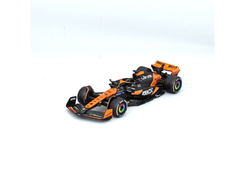 Modello di auto McLaren, bburago, Oscar Piastri, 1:43, #4, MCL38