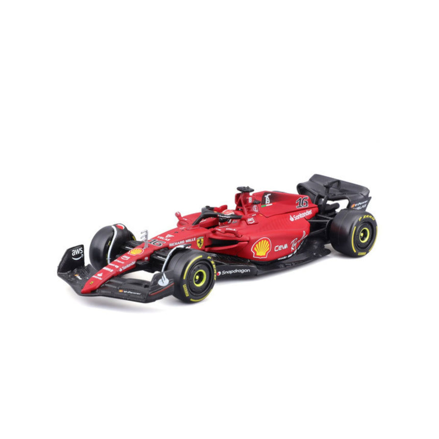Modellino Ferrari F1, con casco, F1-75, bburago, 1:43, Carlos Sainz