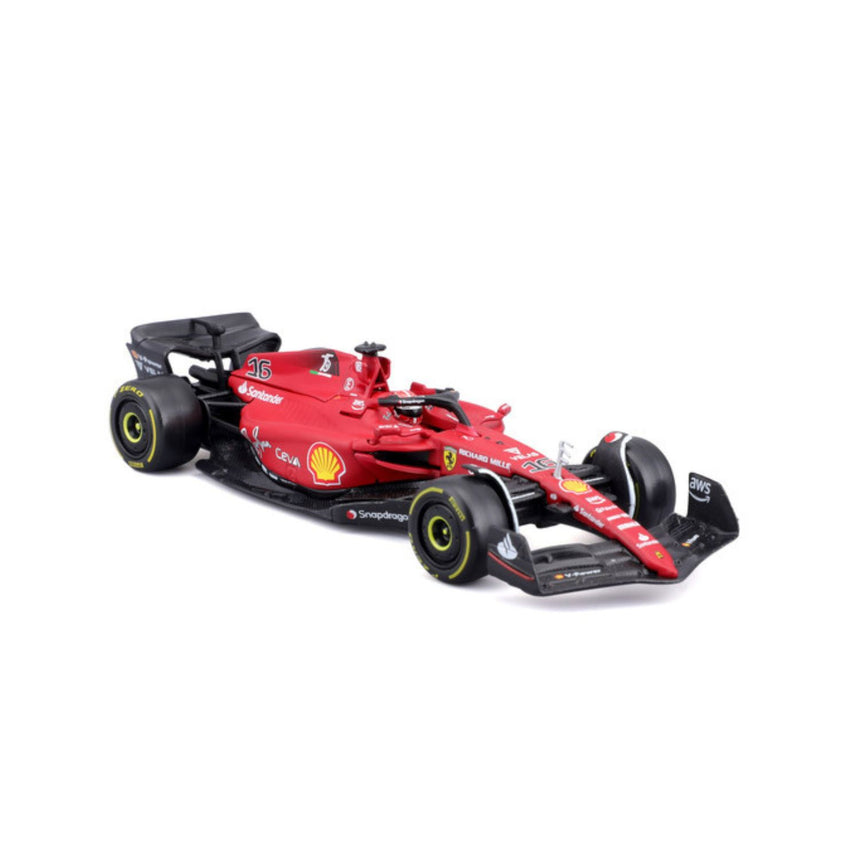 Modellino Ferrari F1, con casco, F1-75, bburago, 1:43, Carlos Sainz