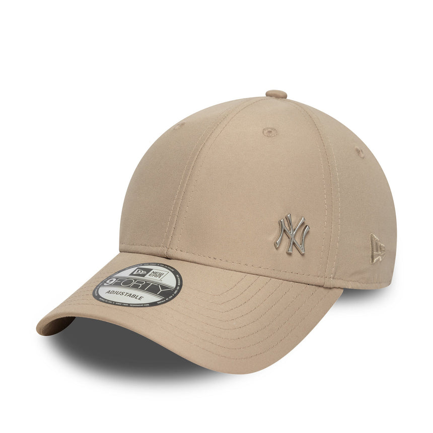 Cappellino New Era 9FORTY dei New York Yankees, essenziale, marrone pastello.